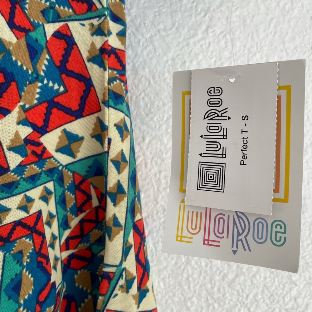 LulaRoe Perfect T - S